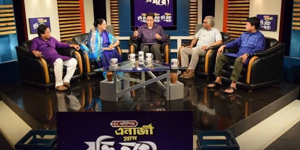 ডাকসুর ইতিহাসে একমাত্র নারী ভিপি প্রোফেসর মাহফুজা খানমের প্রয়াণ, তাঁর সাথে কিছু স্মৃতি ।